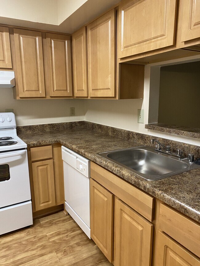 3502 Commodore Joshua Barney Dr NE, Unit 302