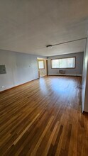 746 Dempster St, Unit BG-11 in Mount Prospect, IL - Foto de edificio - Building Photo