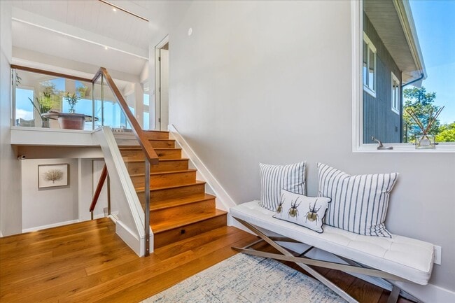 34 Fairview Ave in Corte Madera, CA - Building Photo - Building Photo