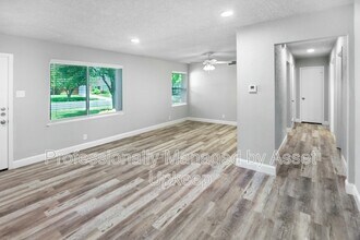 1223 Dumont Dr in Richardson, TX - Foto de edificio - Building Photo