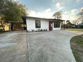 4802 Burma Rd in Houston, TX - Building Photo
