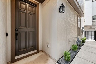 5320 Laurel Branch Dr in Dallas, TX - Building Photo - Building Photo