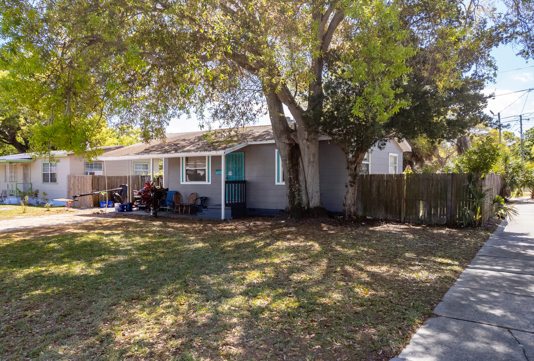 2490 Quebec Ave S in St. Petersburg, FL - Building Photo