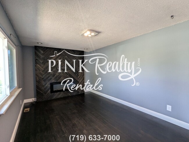 2534 Ivanhoe Dr in Colorado Springs, CO - Building Photo - Building Photo