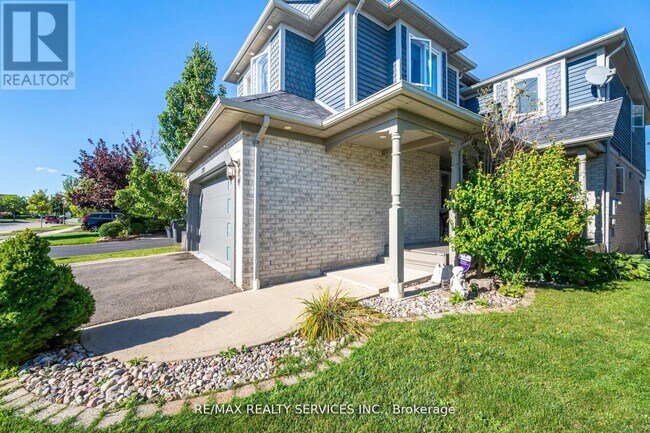 5749 Greensboro Dr in Mississauga, ON - Building Photo - Building Photo