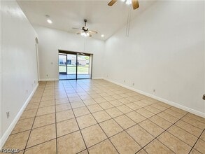 527 NE 24th Pl in Cape Coral, FL - Building Photo - Building Photo