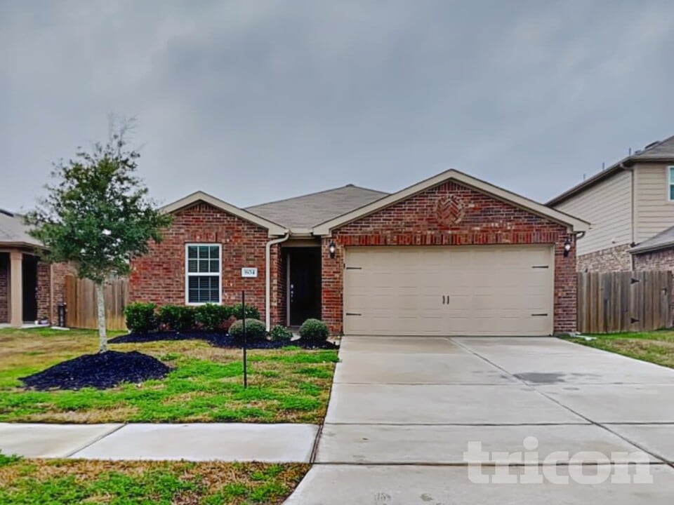 804 Painted Bison Dr in La Marque, TX - Foto de edificio