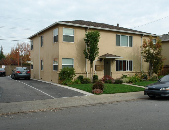 872 Park Dr in Mountain View, CA - Building Photo - Building Photo