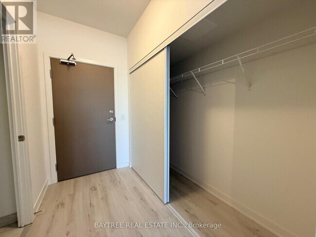 1010 Sandy Beach Rd in Pickering, ON - Building Photo - Building Photo