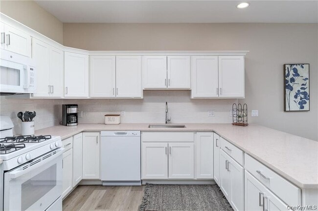 6 N Midland Ave in Nyack, NY - Foto de edificio - Building Photo