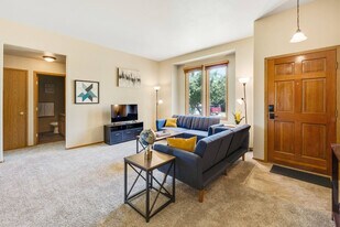 2416 S Tiger Lily Dr in Boise, ID - Building Photo