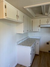 512 Fein Ave, Unit B in Paso Robles, CA - Foto de edificio - Building Photo