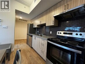 275 Larch St in Waterloo, ON - Building Photo - Building Photo