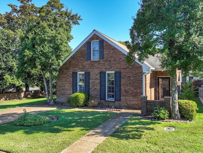1129 W Main St in Franklin, TN - Building Photo - Building Photo