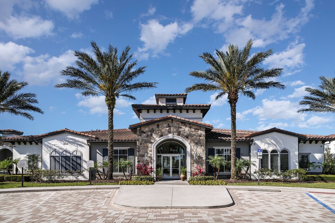 Venetian Isle in Windermere, FL - Foto de edificio