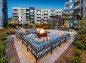 AMLI Buckhead in Atlanta, GA - Foto de edificio - Building Photo