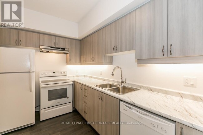 5-215 Greenwich St in Barrie, ON - Building Photo - Building Photo