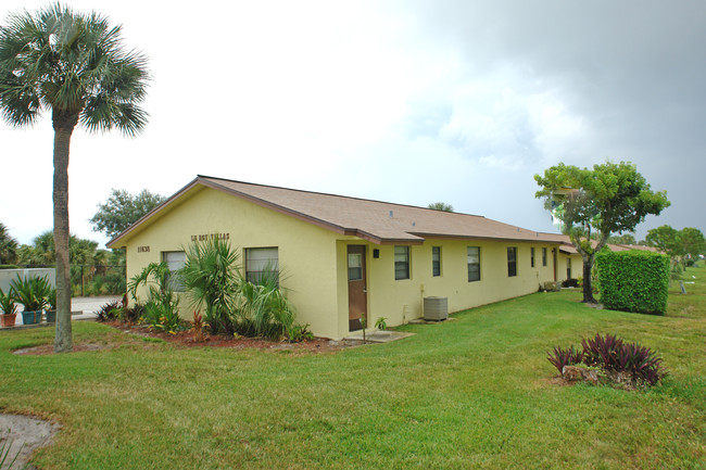 Lu Roy Villas in North Palm Beach, FL - Foto de edificio - Building Photo