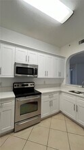 3600 Oaks Clubhouse Dr in Pompano Beach, FL - Foto de edificio - Building Photo