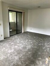 10305 Azuaga St, Unit 18 in San Diego, CA - Foto de edificio - Building Photo