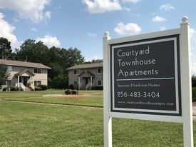 Courtyard Townhouse Apartments