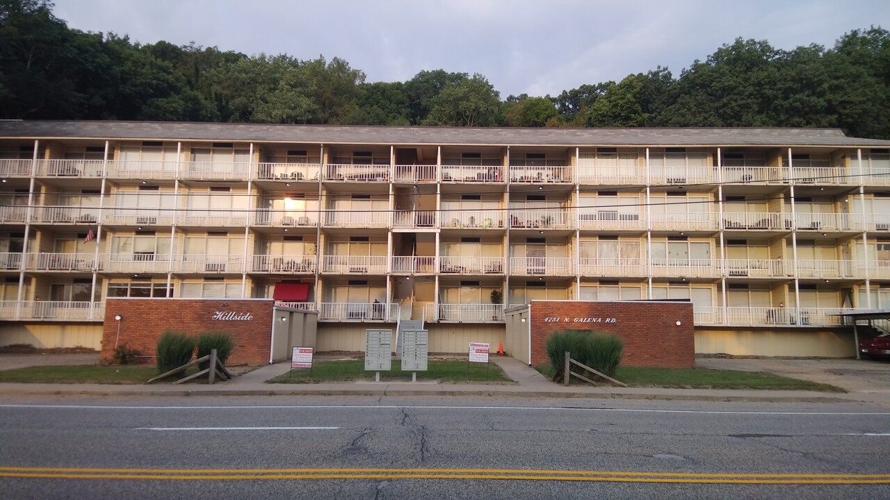 The Hillsides in Peoria Heights, IL - Foto de edificio