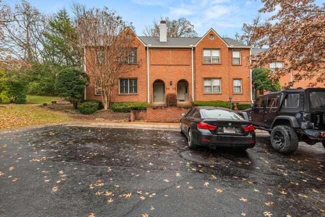 201 Westchase Dr in Nashville, TN - Building Photo - Building Photo