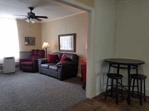 111 S Central Ave, Unit A in Marshfield, WI - Building Photo - Building Photo