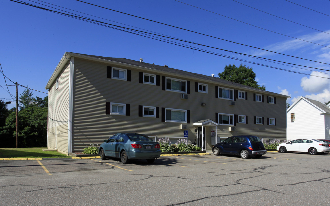 35-41 Fairmount St in Leominster, MA - Building Photo