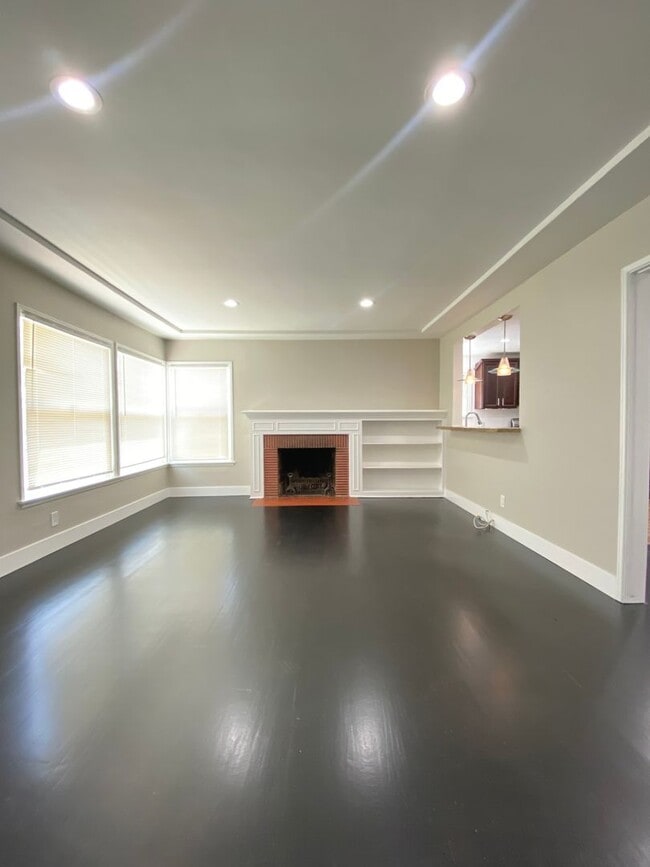 2335 S Garth Ave in Los Angeles, CA - Building Photo - Building Photo