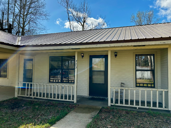 723 Bearling St in Merryville, LA - Building Photo - Building Photo
