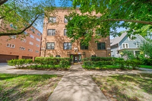 721 Foster St, Unit 3W in Evanston, IL - Building Photo