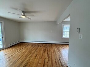 253 Webster Ave in Jersey City, NJ - Building Photo - Building Photo