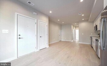 2536 Elvans Rd SE in Washington, DC - Foto de edificio - Building Photo