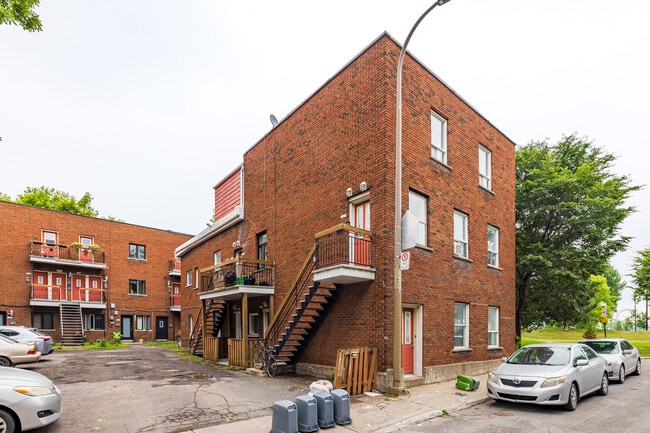 553-581 Dufresne Rue in Montréal, QC - Building Photo - Building Photo