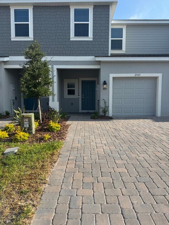 2509 Penguin Blvd in Davenport, FL - Building Photo