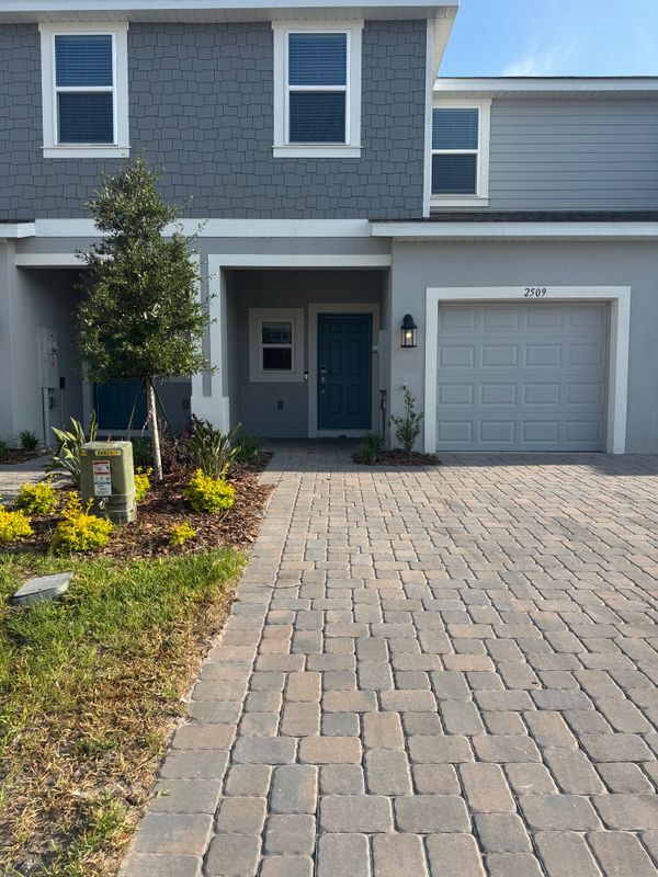 property at 2509 Penguin Blvd