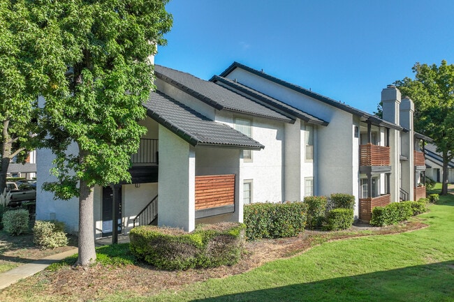 Villas at Chase Oaks