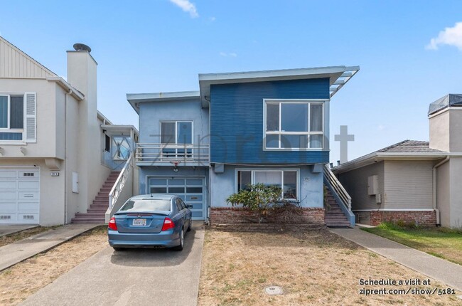 property at 1002 S Mayfair Ave