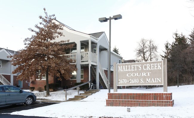 Mallett's Creek Court in Ann Arbor, MI - Foto de edificio - Building Photo