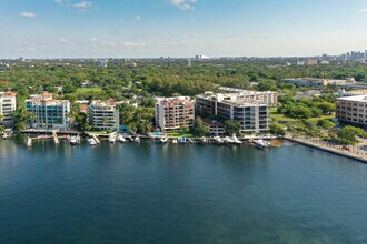 Pelican Reef Condominium in Miami, FL - Building Photo - Building Photo