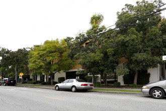 1362-1382 Temple Ave in Long Beach, CA - Building Photo - Building Photo