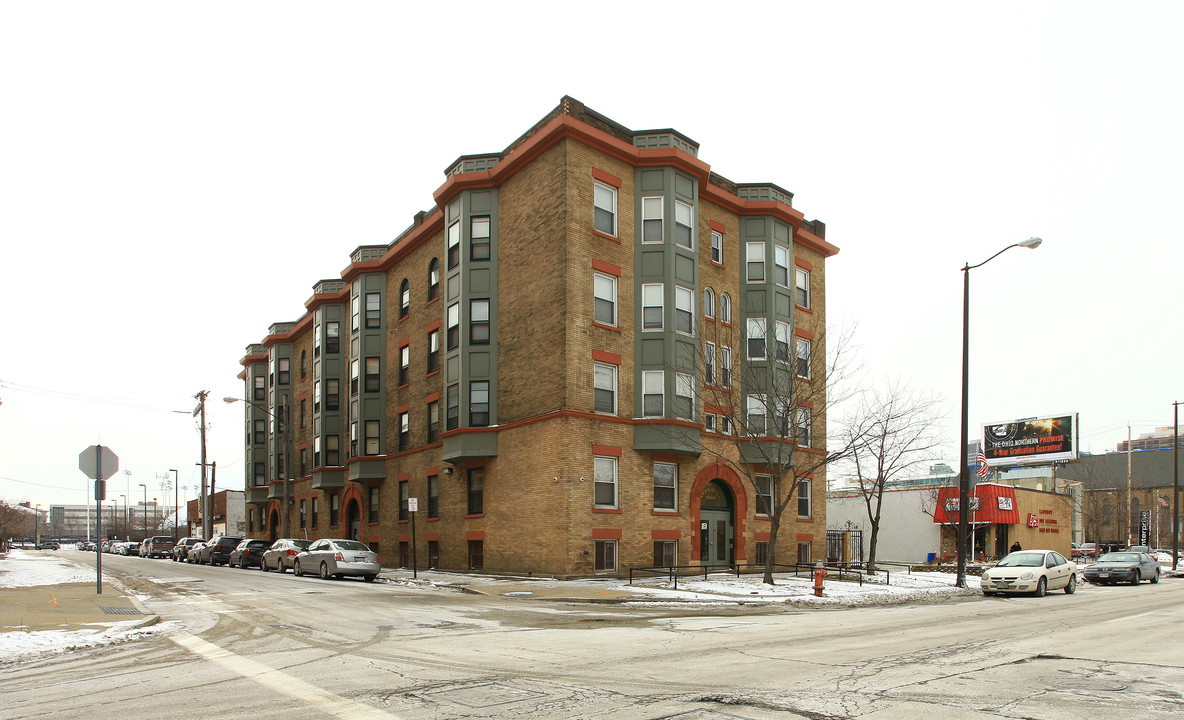 The 1850 Superior Apartments in Cleveland, OH - Building Photo