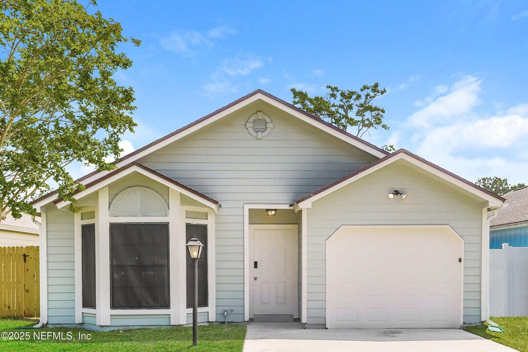 1849 Quebec Ct in Middleburg, FL - Building Photo