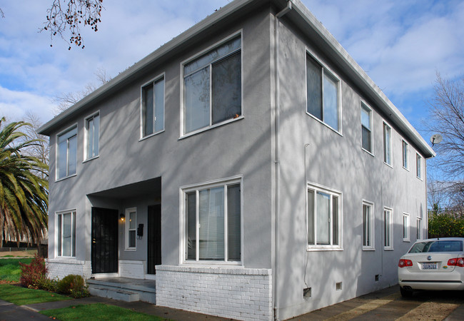 3015 U St in Sacramento, CA - Foto de edificio - Building Photo