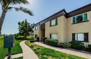 617 N Keene Rd in Clearwater, FL - Building Photo