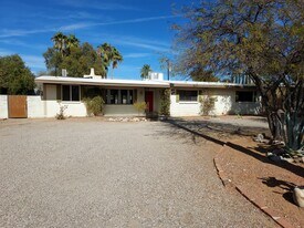 5917 E 4th St in Tucson, AZ - Building Photo