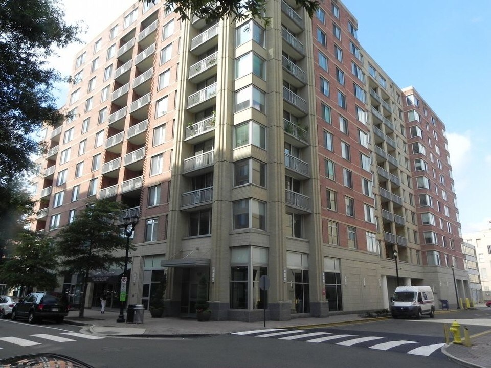 1020 N Highland St-Unit -605 in Arlington, VA - Building Photo