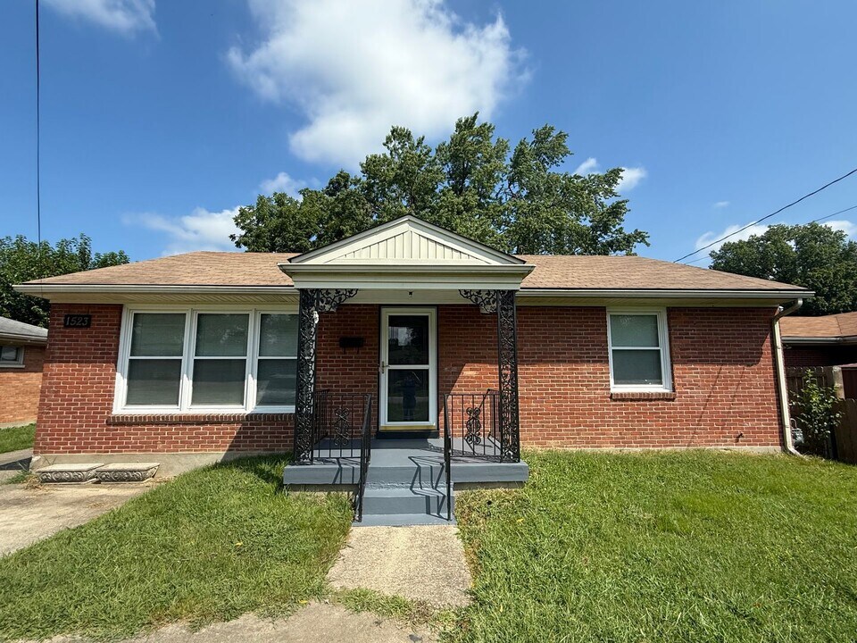 1523 Anna Ln in Louisville, KY - Foto de edificio