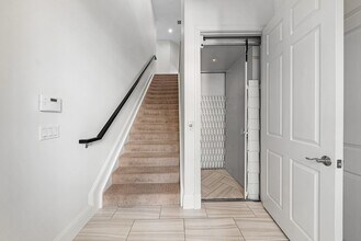 114 Palm Point Cir in Palm Beach Gardens, FL - Building Photo - Building Photo